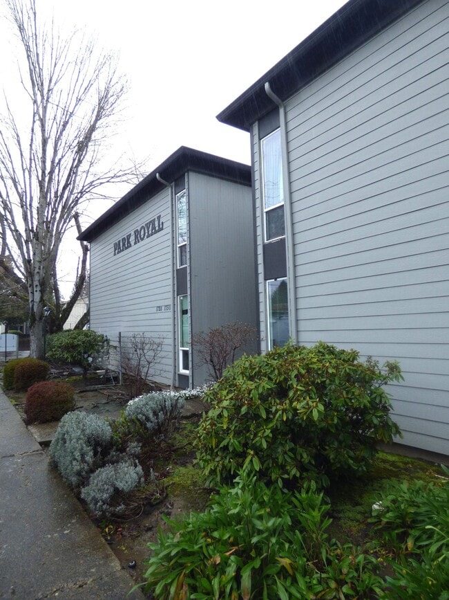Building Photo - 1768 Park Ave NE
