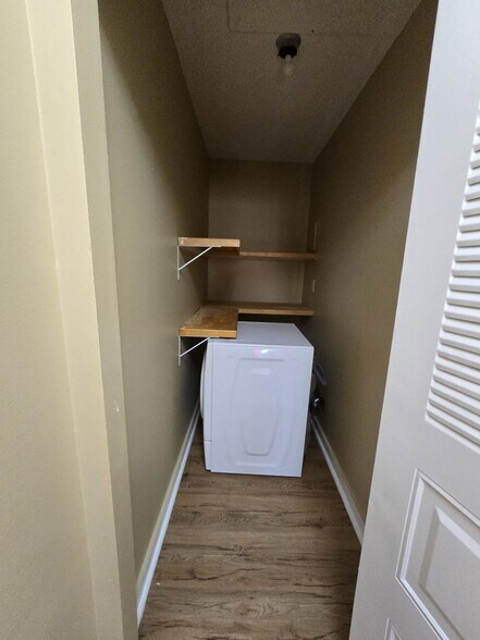 Building Photo - 463 Whalley Ave