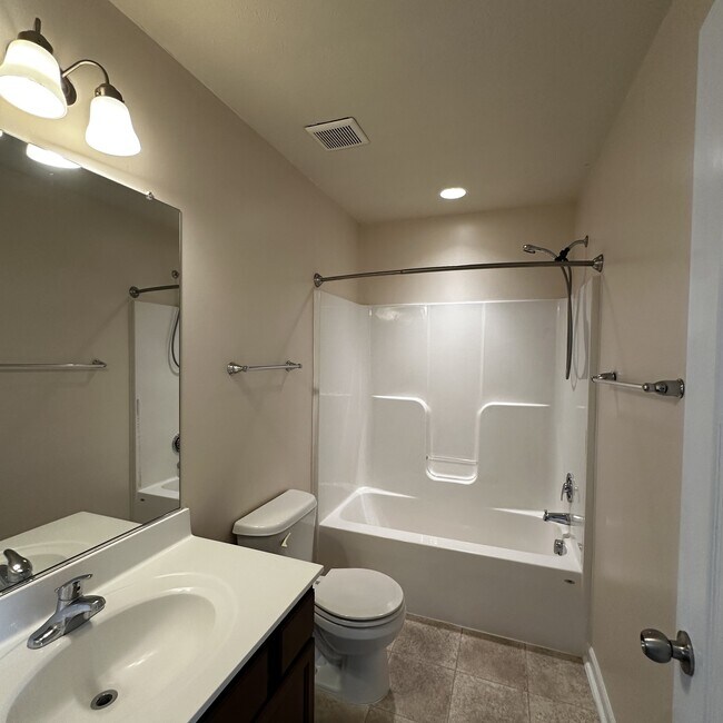 Building Photo - 172 Birds Eye View Dr