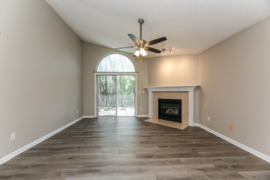 Building Photo - 12630 Richfield Blvd