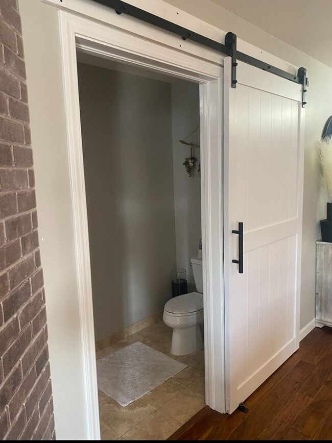 Building Photo - Charming 1BR Condo in Denver