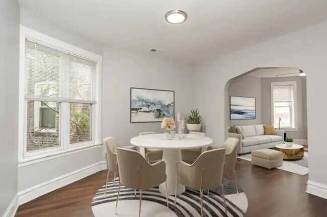 Building Photo - 1006 N Lawndale Ave