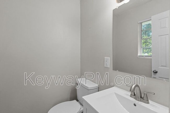 Building Photo - 3630 Columbine Dr