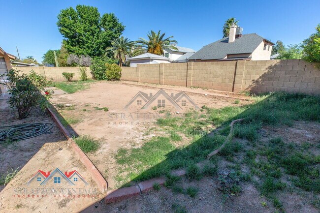 Building Photo - 3950 W Saragosa St