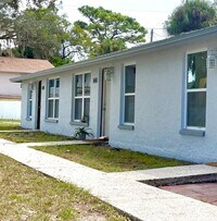Building Photo - 2/1 Close to Downtown New Port Richey