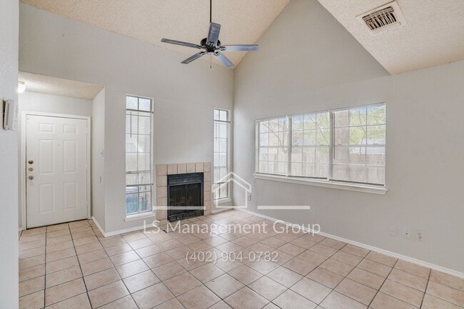 Building Photo - 7517 Oak Chase