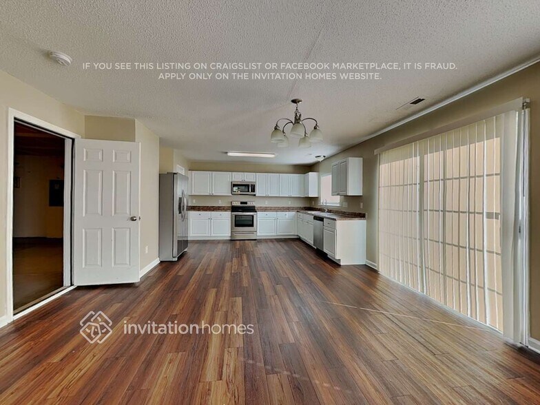 Building Photo - 6113 Mansura Dr