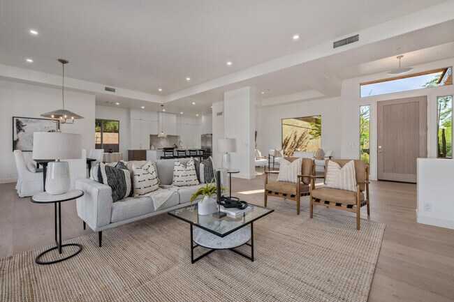 Building Photo - 7152 E Night Glow Cir