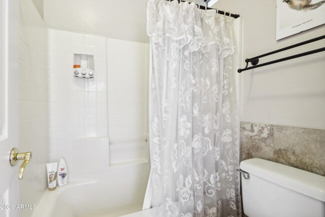 Building Photo - 2201 E Tahitian Way