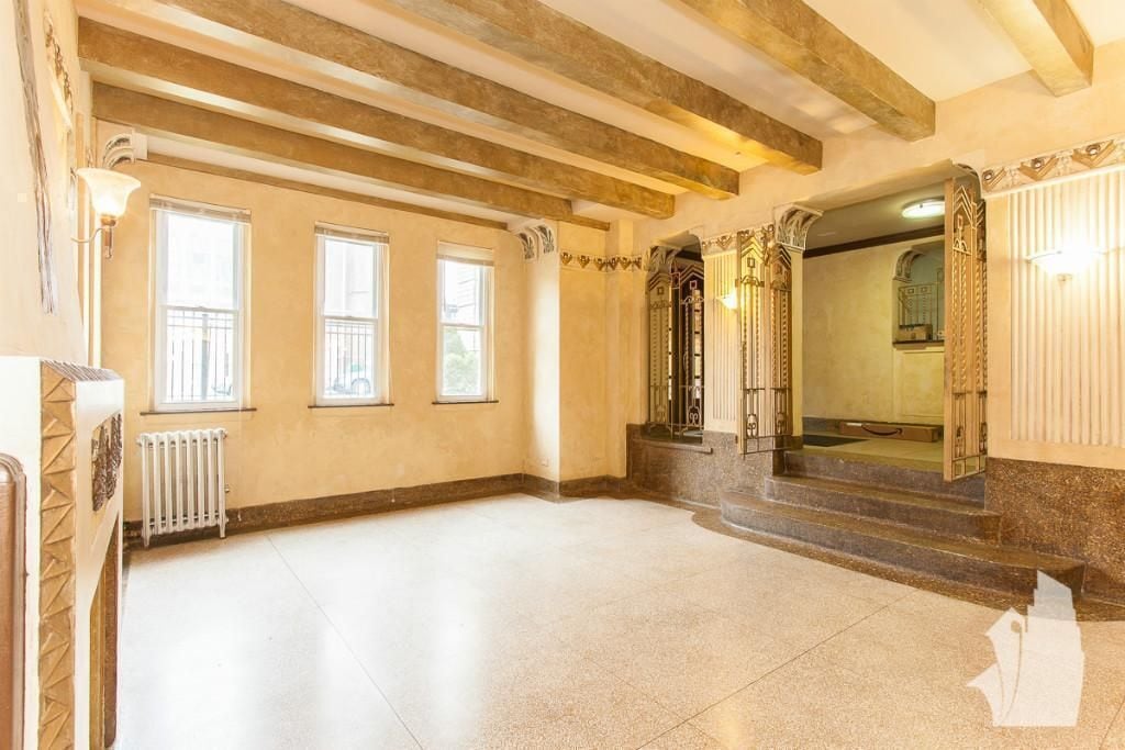 Building Photo - 2600 N Kimball Ave