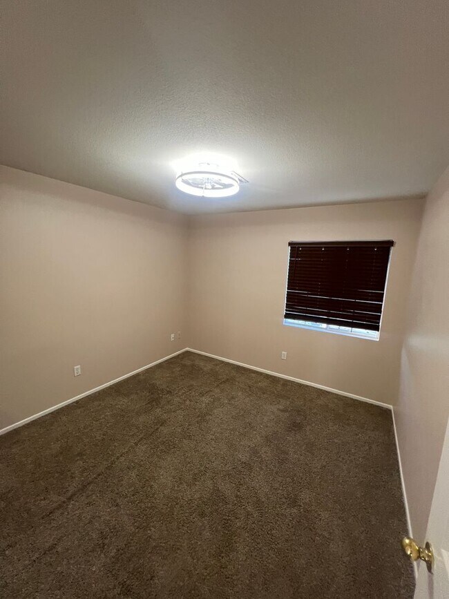 Building Photo - 3 Bed, 2.5 Bath home with Solar Panels!