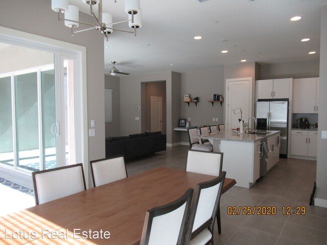 Building Photo - 3 br, 2.5 bath House - 6815 E Orion Dr
