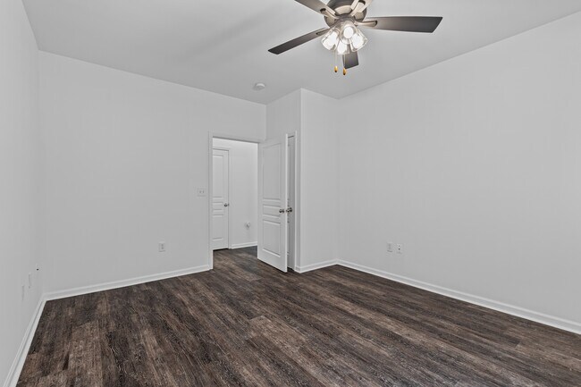 Building Photo - 500 Bucksley Ln