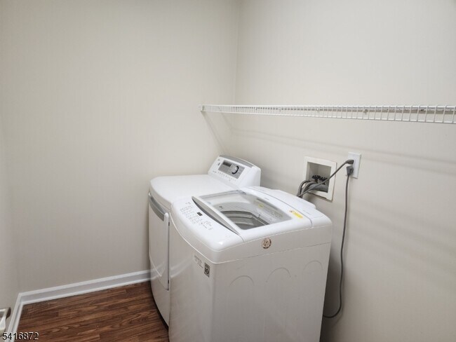 Building Photo - 27 Cypress Ln