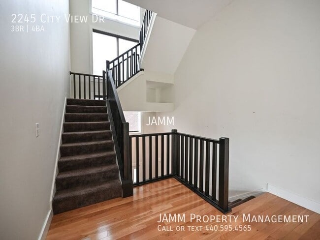 Building Photo - 2245 City View Dr
