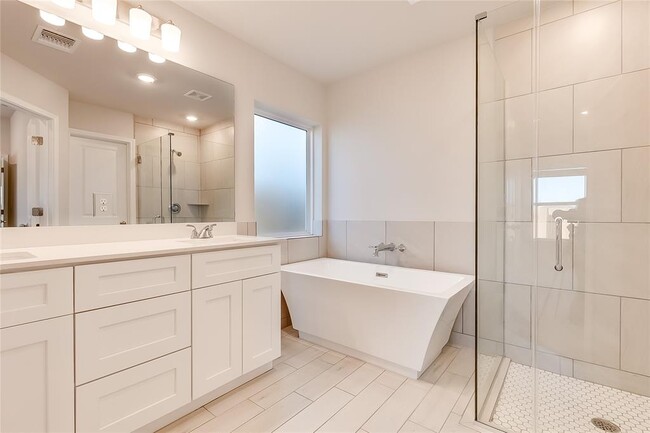 Building Photo - 125 Comet Pointe Dr