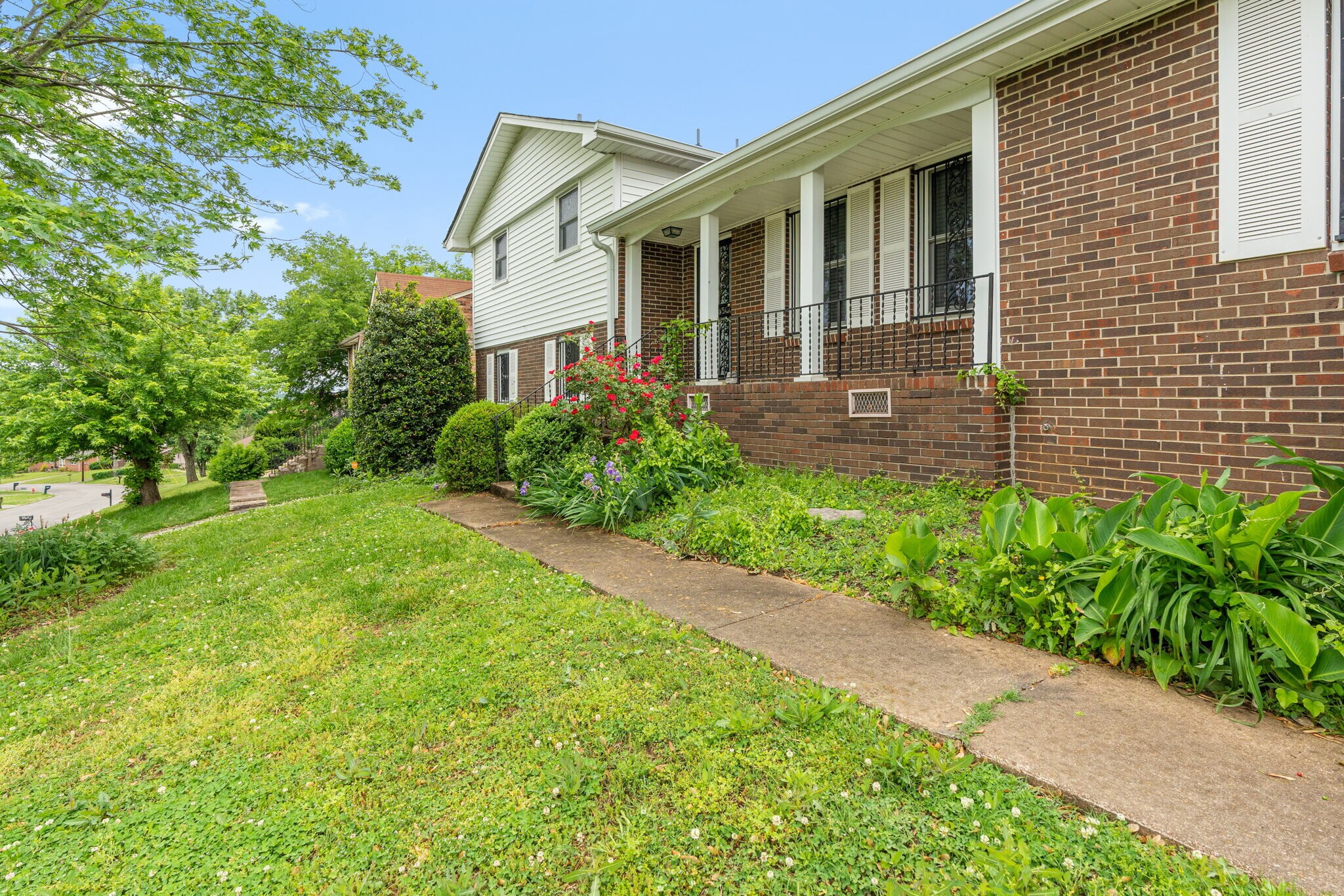 Building Photo - 3841 Dubois Dr