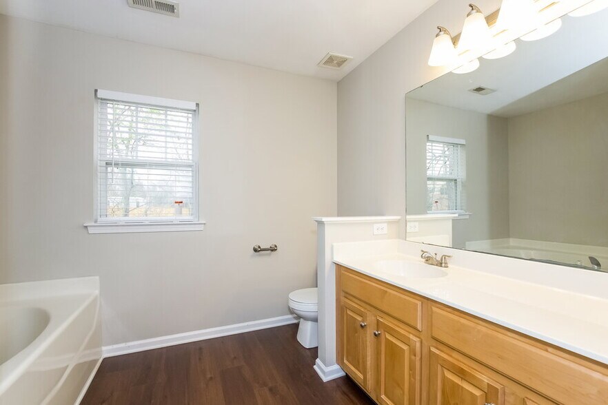 Building Photo - 10926 Princeton Commons Dr