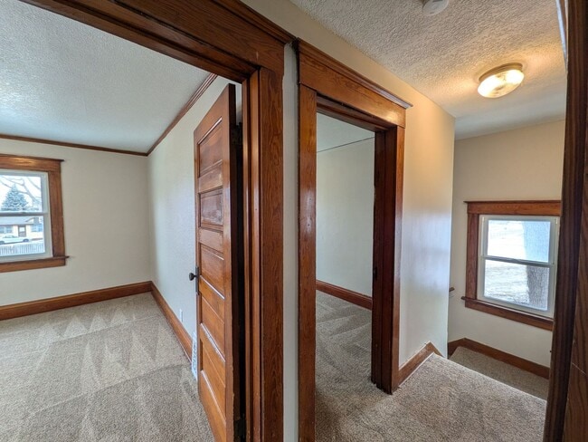 Building Photo - Large 4 Bedroom Home with Garage, Deck, & Fence!