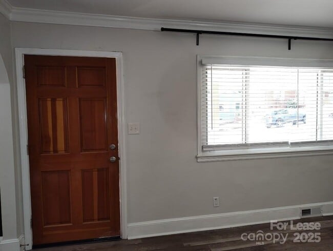 Building Photo - 1225 Condon St
