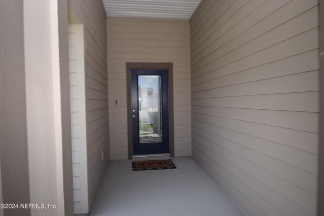 Building Photo - 12593 Itani Wy