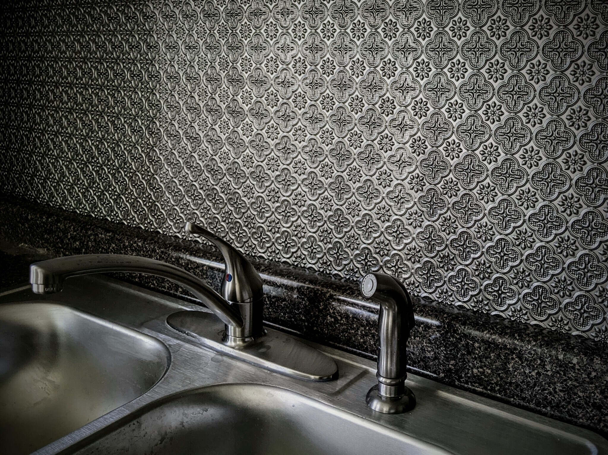 Kitchen Backsplash - 810 Shull St