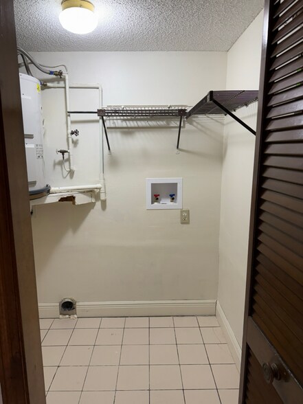 Building Photo - 6732 Beach Blvd