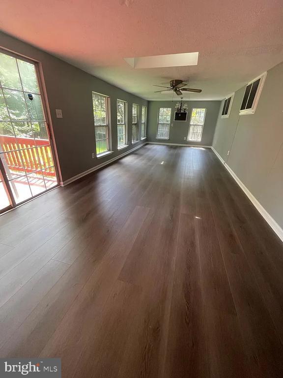 Building Photo - 205 Old Magothy Bridge Rd