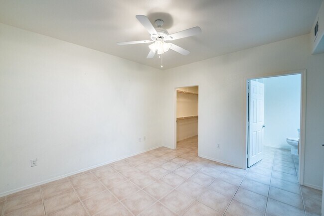 Building Photo - 2-Bedroom, 2-Bath House - Las Vegas, NV