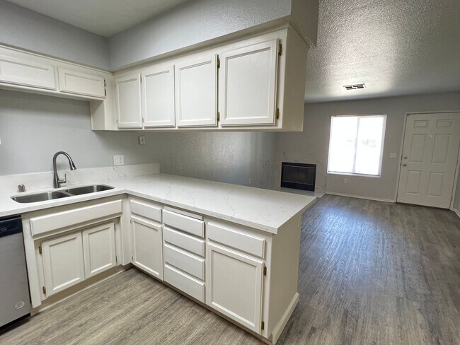 Building Photo - 8600 Lyn River Ct