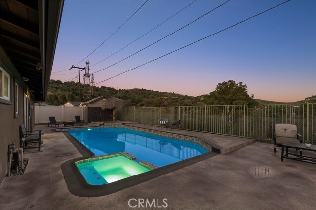 Building Photo - 1377 Hazelwood Pl