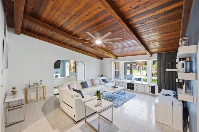 Building Photo - 1326 SW Bartell Ave