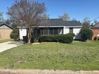 Building Photo - 2737 Royal St