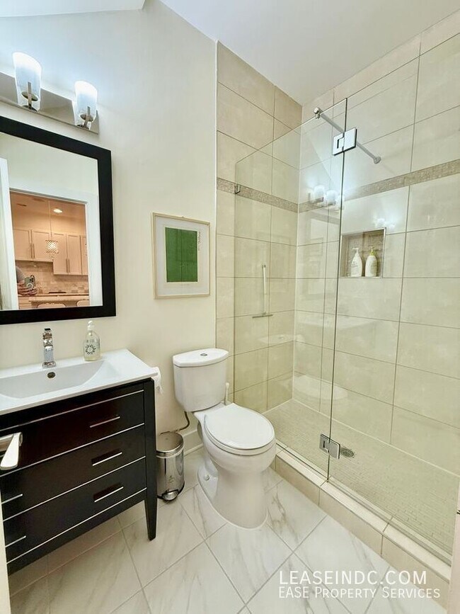 Building Photo - 2616 Garfield St NW