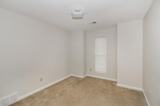 Building Photo - 2563 Country Trail Dr