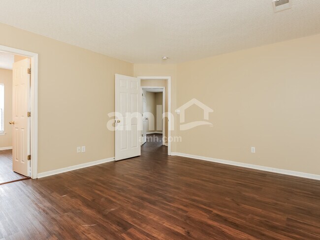 Building Photo - 166 Two Pond Loop