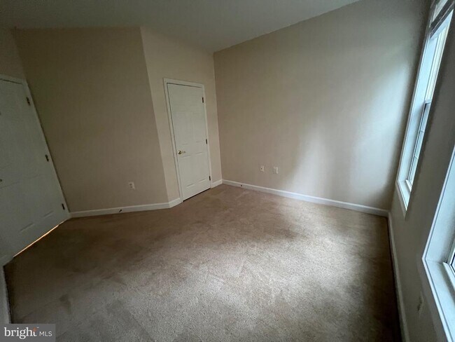 Building Photo - 1320 N Wayne St