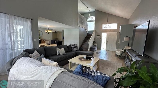 Building Photo - 6276 Via Palladium