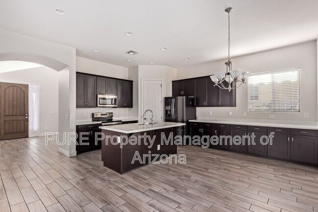 Building Photo - 2902 E Ebony Dr