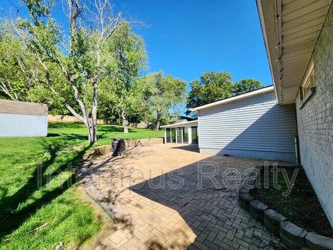Building Photo - 212 Margo Ln