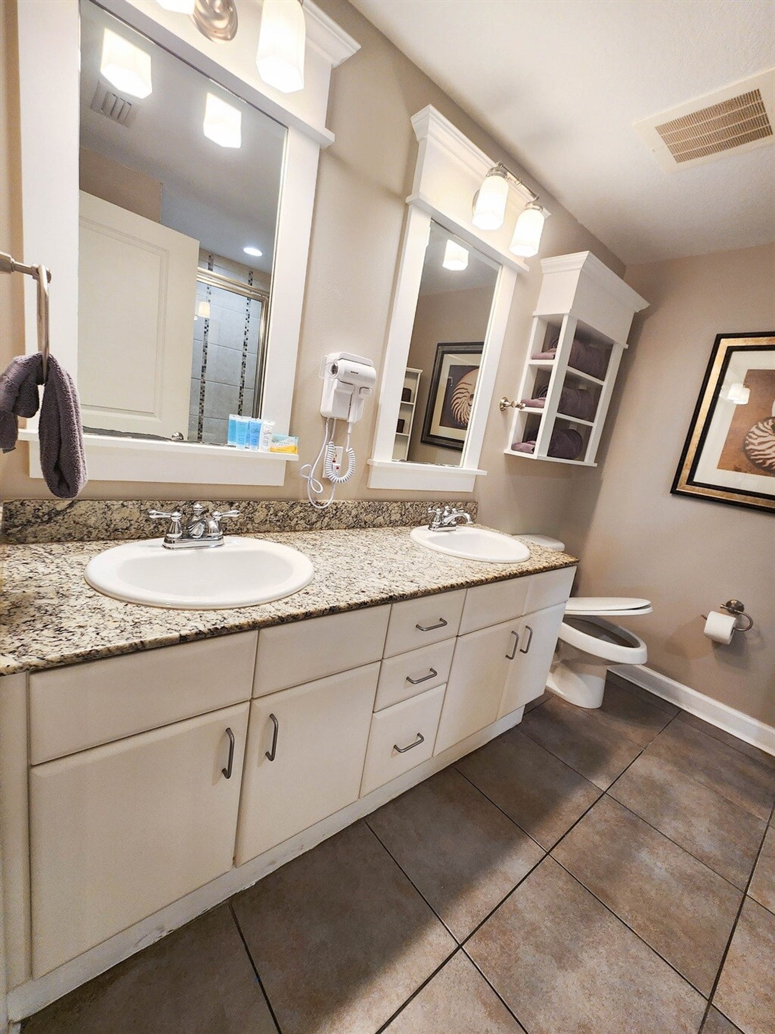 Building Photo - 11832 Front Beach Rd