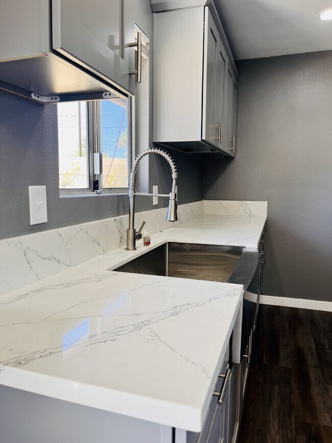 Building Photo - Two bedroom Home in South Joshua Tree