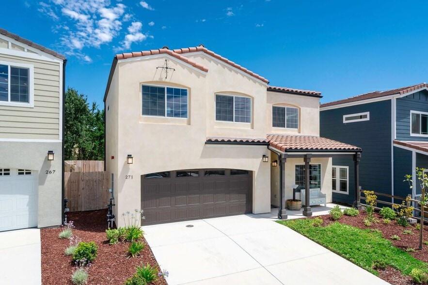 Building Photo - 271 Via Las Casitas