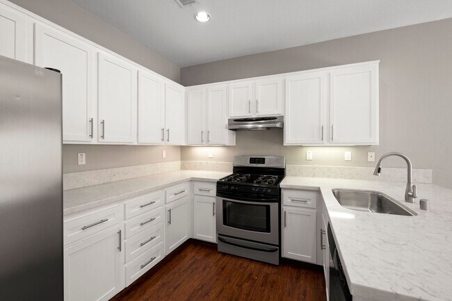 Building Photo - Gorgeous 3 Bedroom Chula Vista Home!