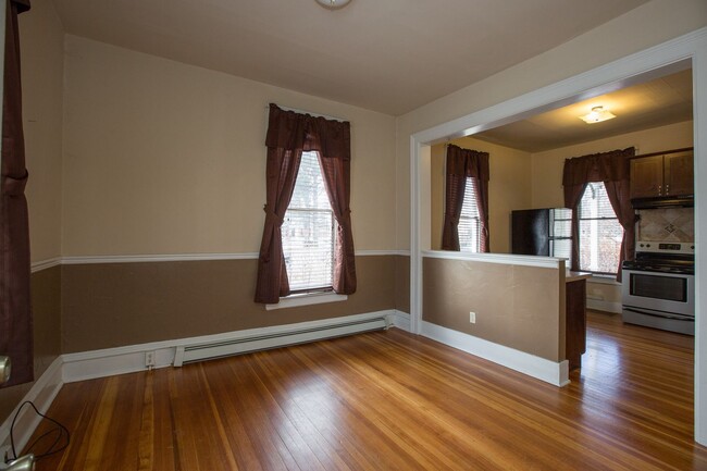 Building Photo - 103 N Sherwood St