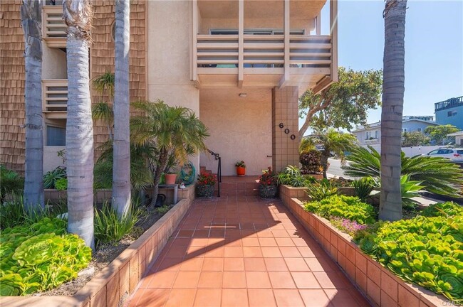 Building Photo - 600 Monterey Blvd