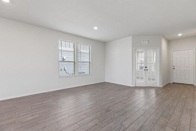 Building Photo - 905 Duskywing Wy