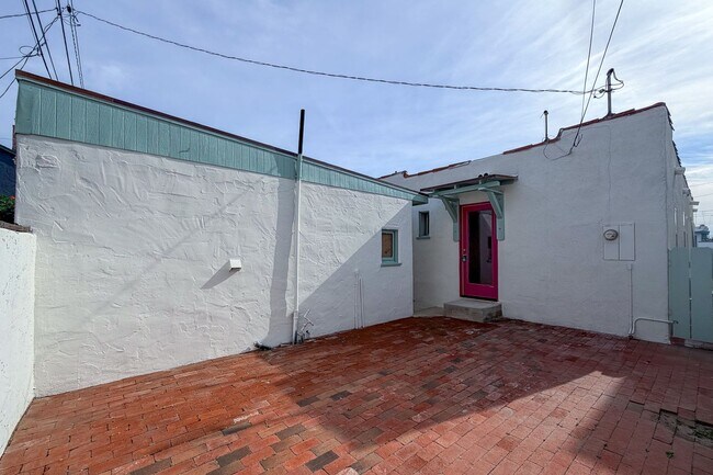 Building Photo - 117 Van Nuys Ave