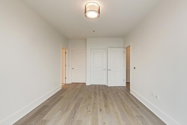 Building Photo - 363 E Wacker Dr
