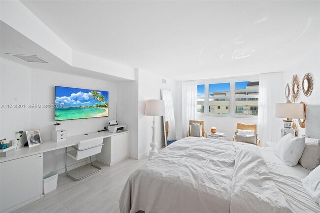 Building Photo - 9511 Collins Ave